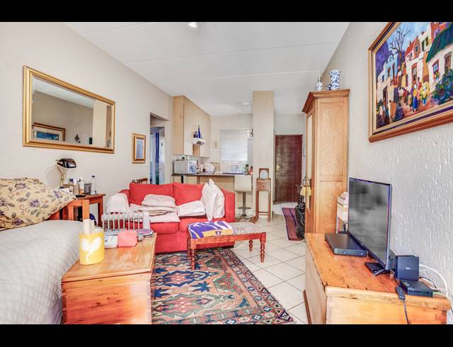1 BEDROOM APARTMENT FOR SALE IN LONEHILL
